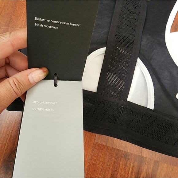 NIKE NEW ULTRABREATHE SWOOSH BRA SIZE SMALL - Picture 8 of 8